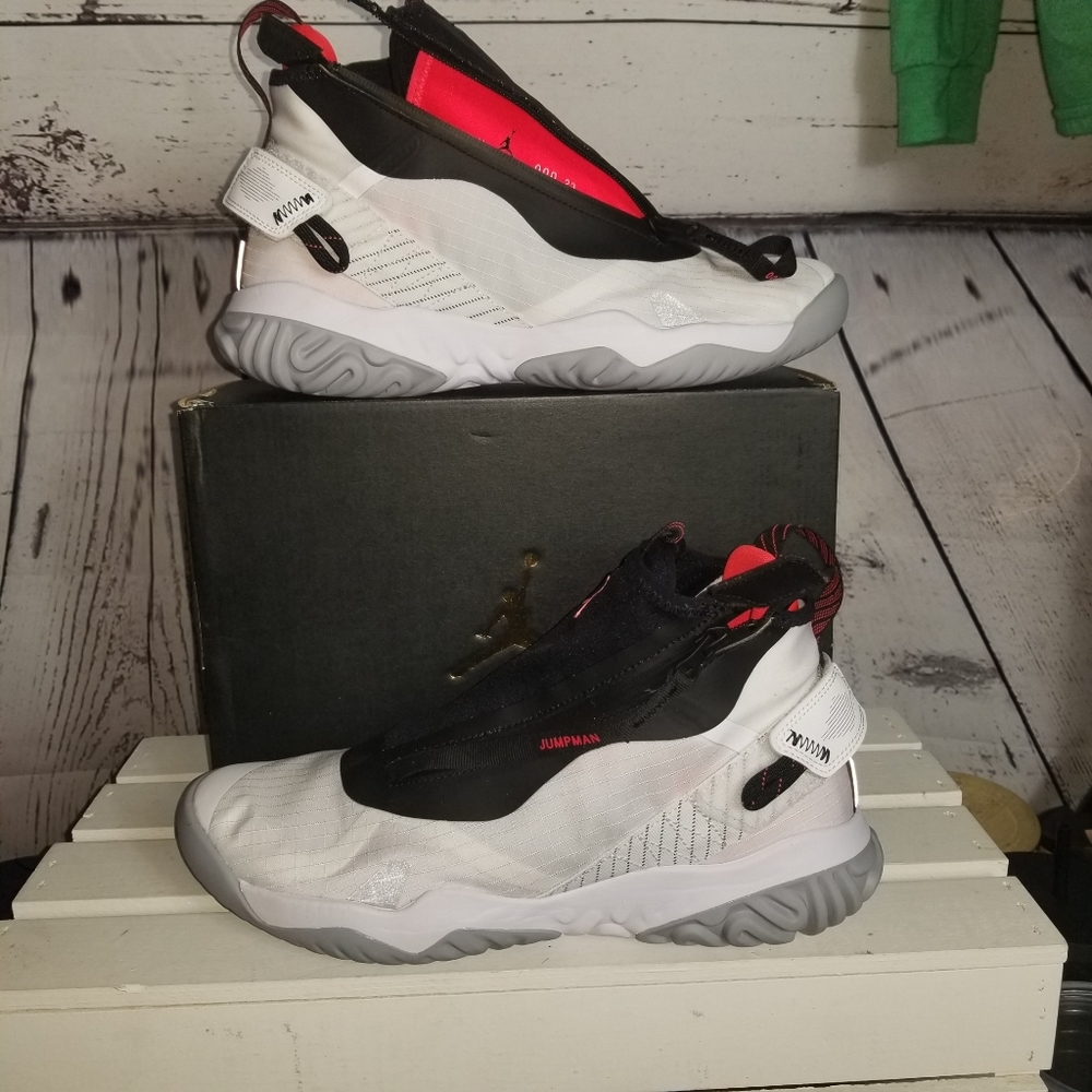 New nike jordan proto react Z white crimson